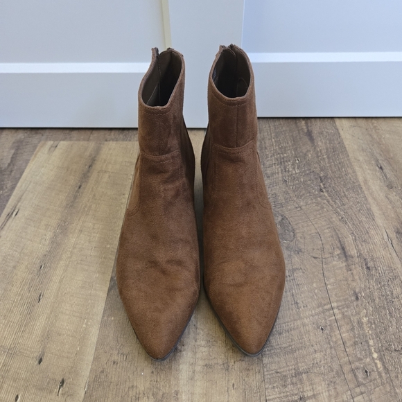Banana Republic Faux Suede Dark Brown Women's Size 8 Ankle Boots - Picture 3 of 13